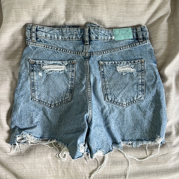 Zara Ripped High Rise Denim Shorts - Picture 3 of 6
